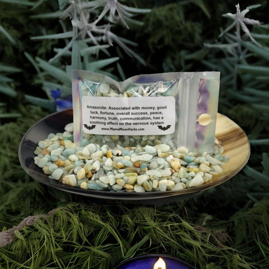 High-quality Amazonite chips (25–30g) in a resealable pouch. Supports communication, emotional healing & chakra balance. Ideal for spell jars, baths & meditation.

