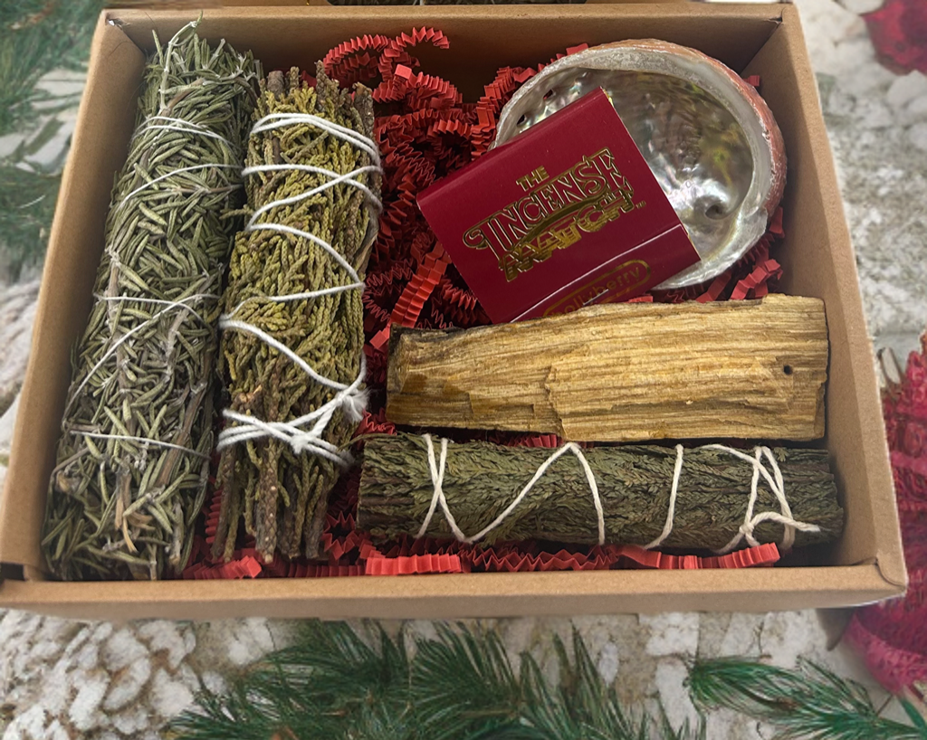Ritual Smudge Wand Gift Set | Rosemary, Cedar, Juniper, Palo Santo, Florals | Cleansing • Meditation • Blessing • Handmade • Ethically Sourced